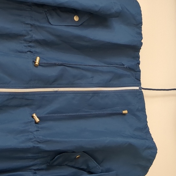 Large Atmosphere Parka In A Pocket Blue With Gold Hardware Jacket - Picture 7 of 17
